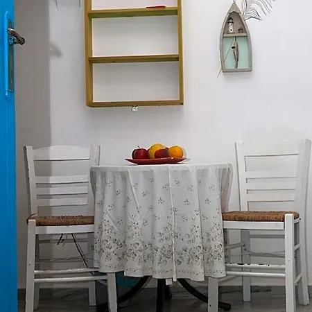Miltiadis Parikia (Paros)