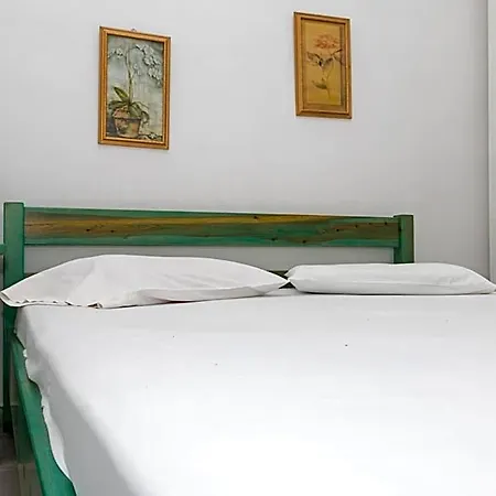 Miltiadis Parikia (Paros)